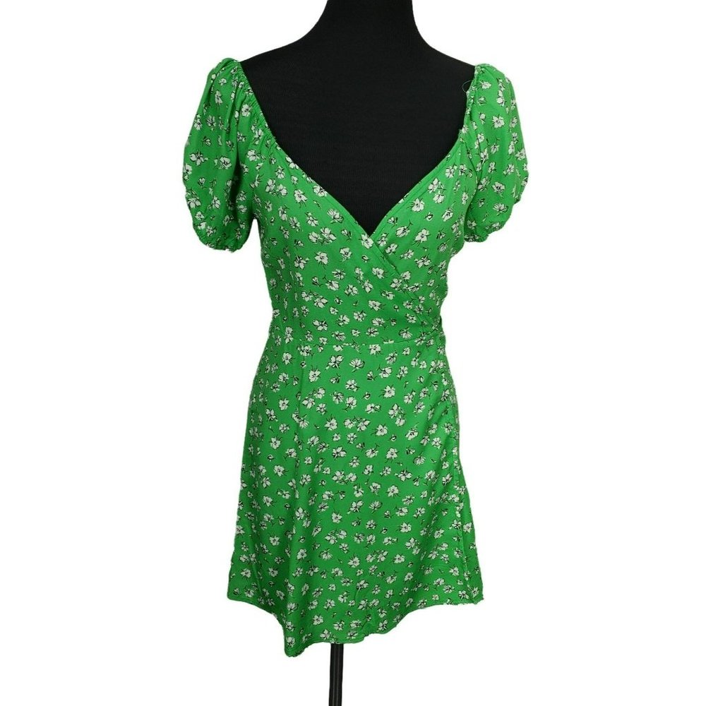 Her Entire Names Says GRACE Woman's Green Floral Short Sleeve Wrap Dress‎ Medium
